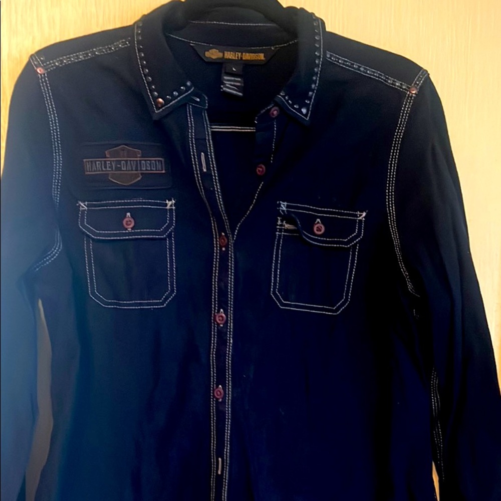 Womens Harley Davidson long sleeve shirt.